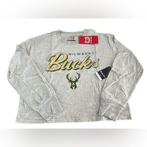 Ultra Game NBA Womens Medium Cropped Long Sleeve TShirt Milwaukee Bucks NWT